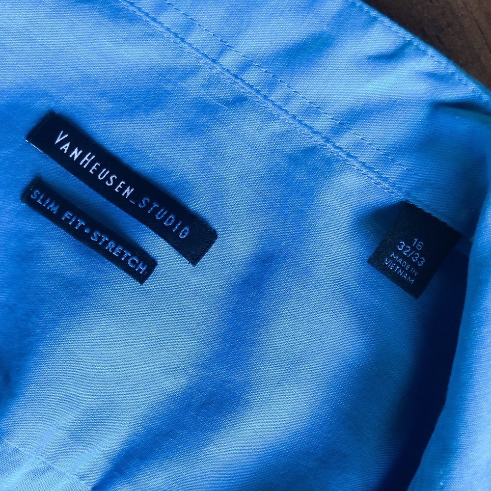 VanHeusen Studio Button up - Size 16 32/33 in EUC! - Picture 2 of 2